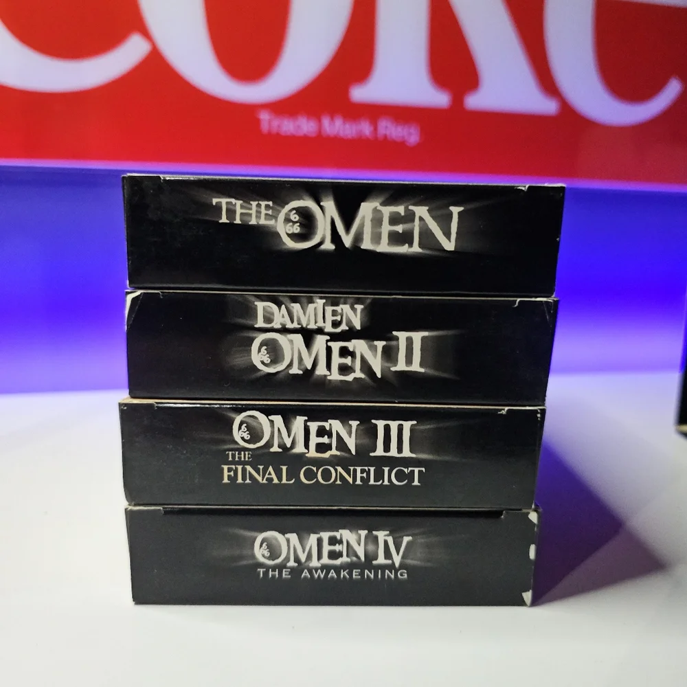 The Omen Collection VHS Box Set - Picture 4 of 8